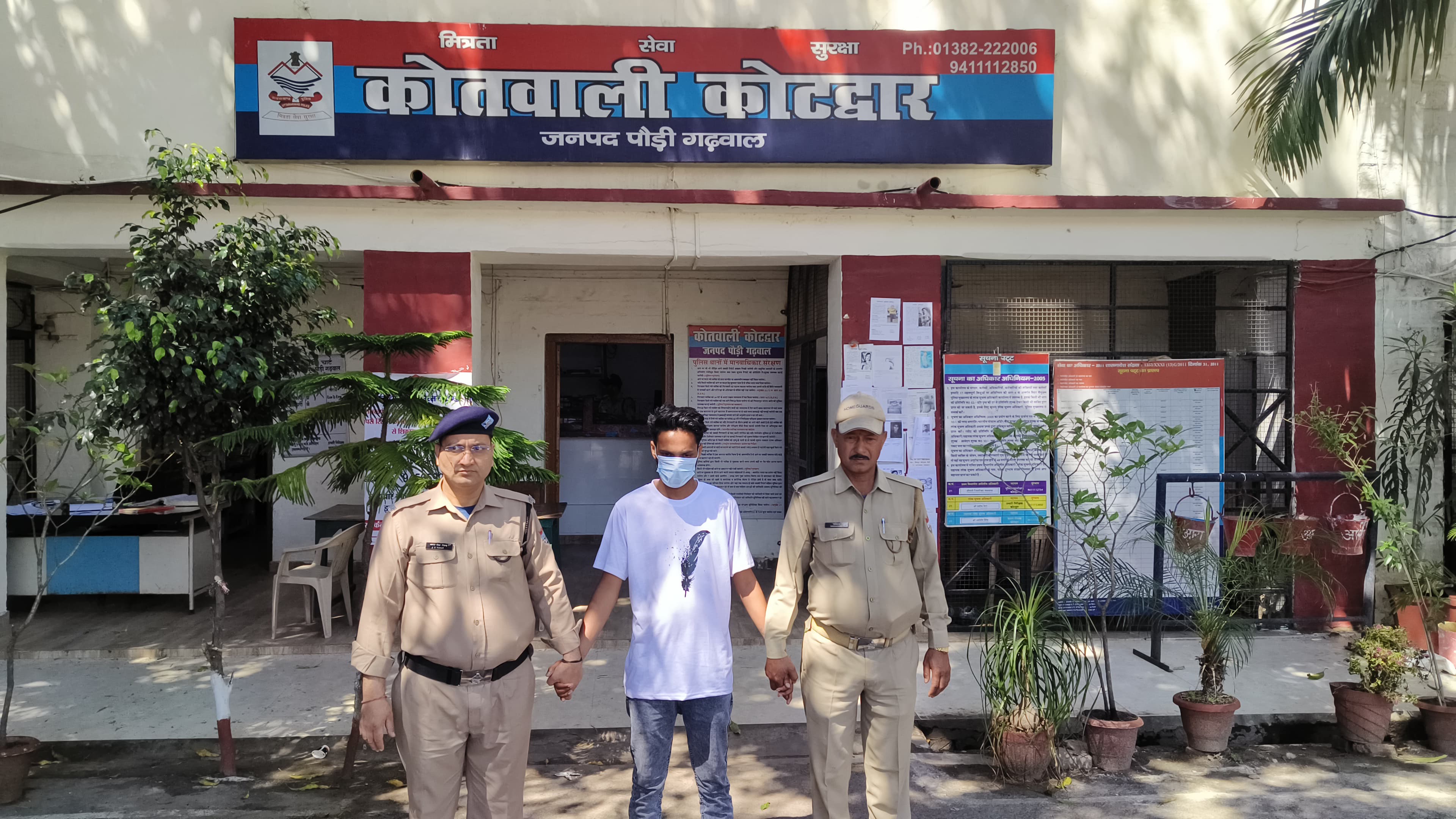सड़क में डीजे बजा कर रहे थे हुड़दंग, पुलिस ने रोका तो पुलिस पर किया हमला, 1 गिरफ्तार