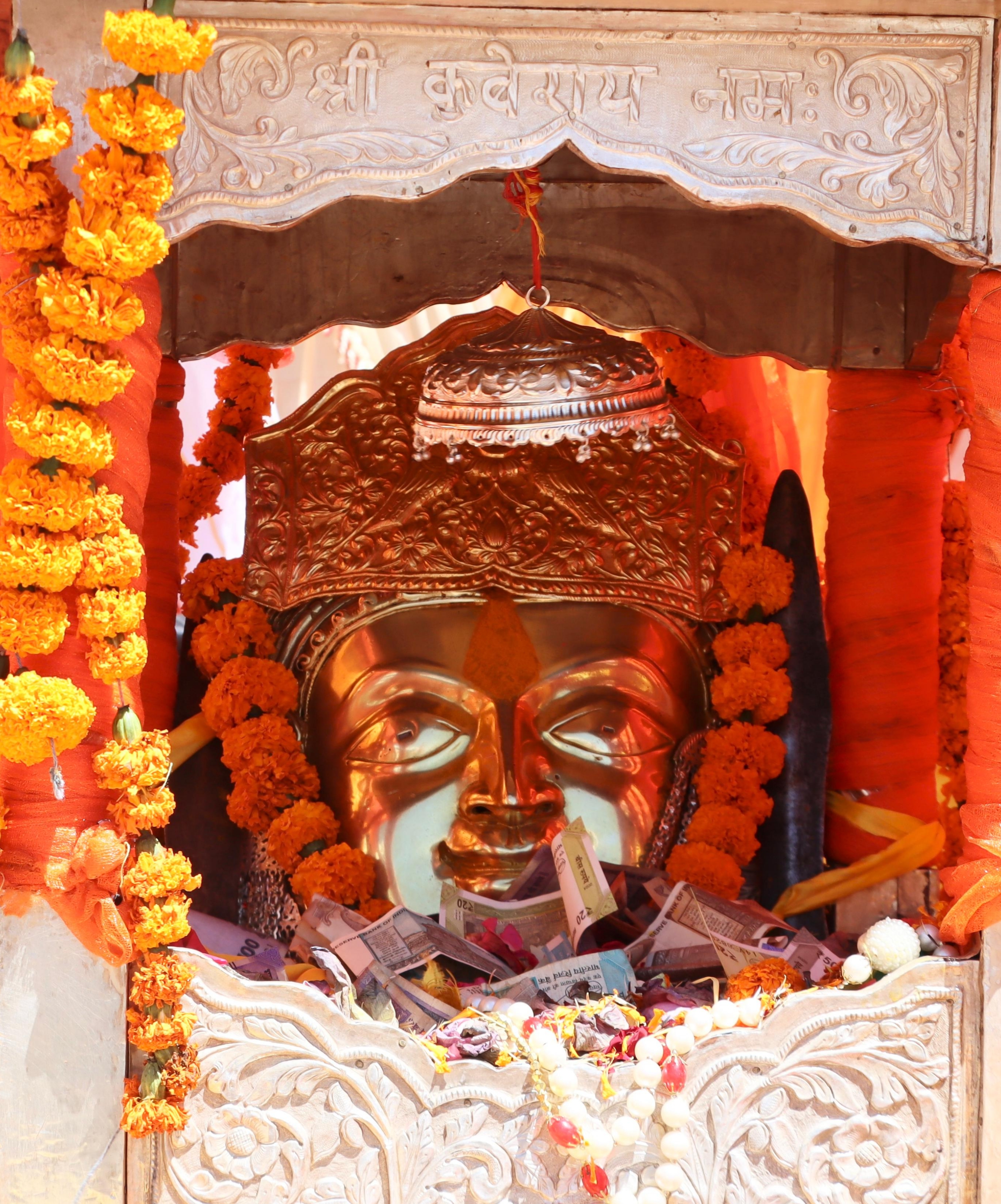 बद्रीनाथ धाम में दिव्यता का भव्य आगमन: उद्धव-कुबेर की उत्सव डोलियाँ पहुँचीं, गूंजा “जय बद्री विशाल*