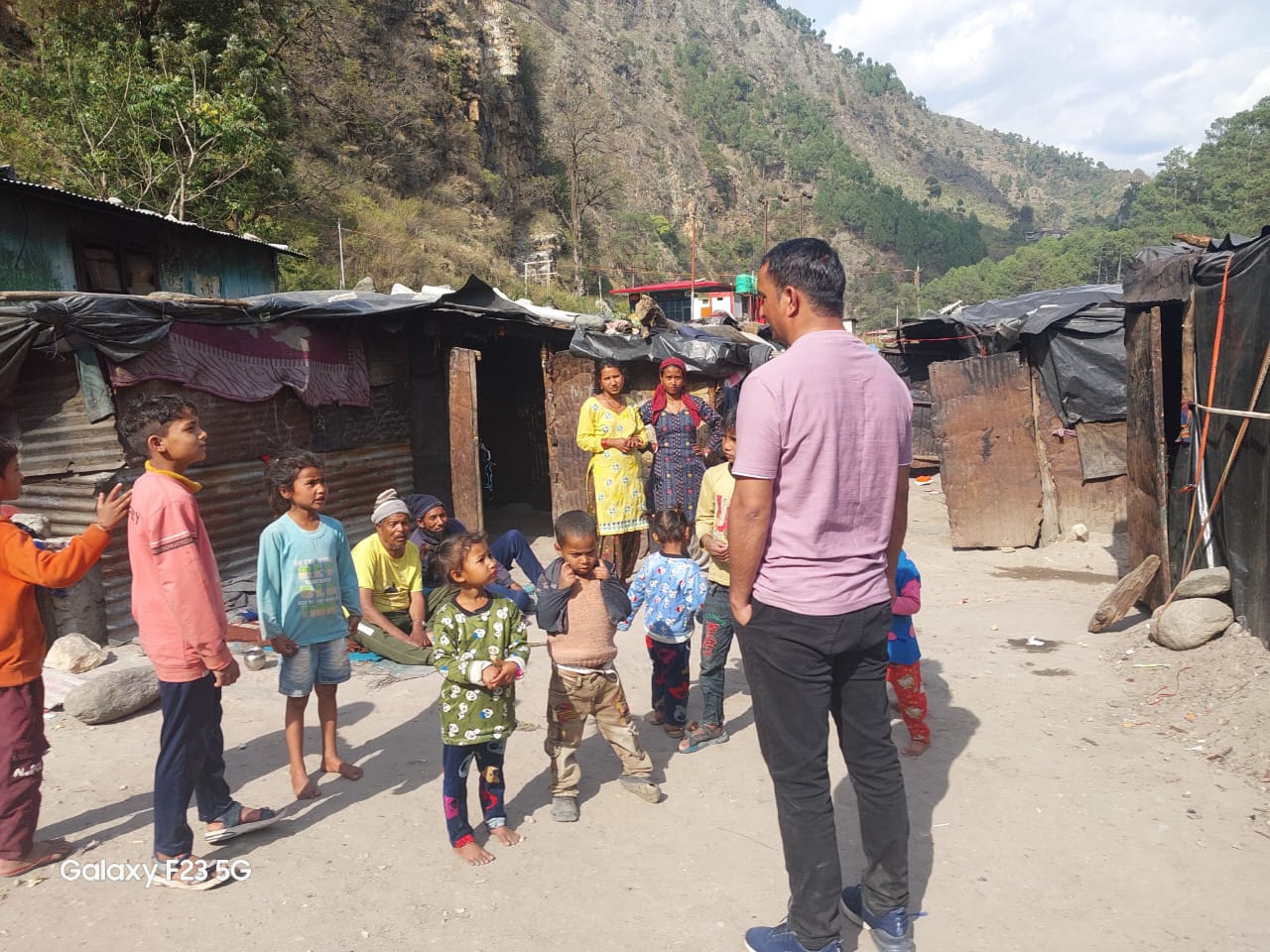 एएचटीयू की टीम ने बाल भिक्षावृत्ति के विरूद्ध चलाया जन जागरुकता अभियान