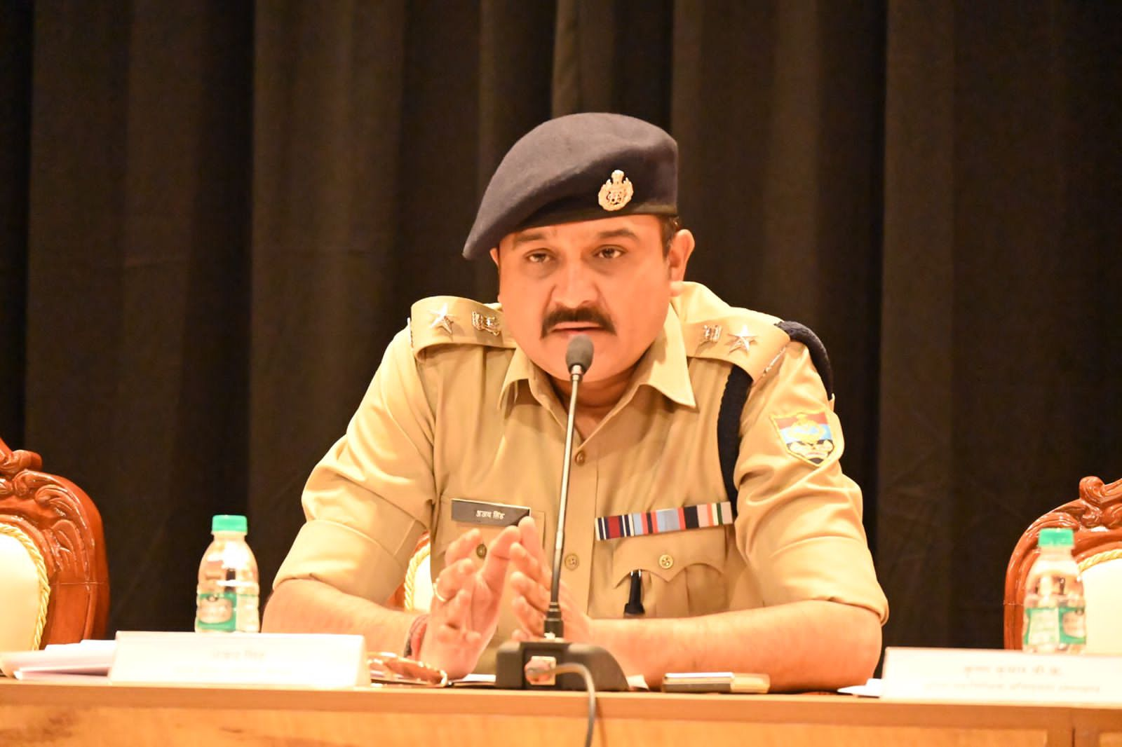 पुलिस कप्तान ने किये पुलिस अधिकारियों के तबादले