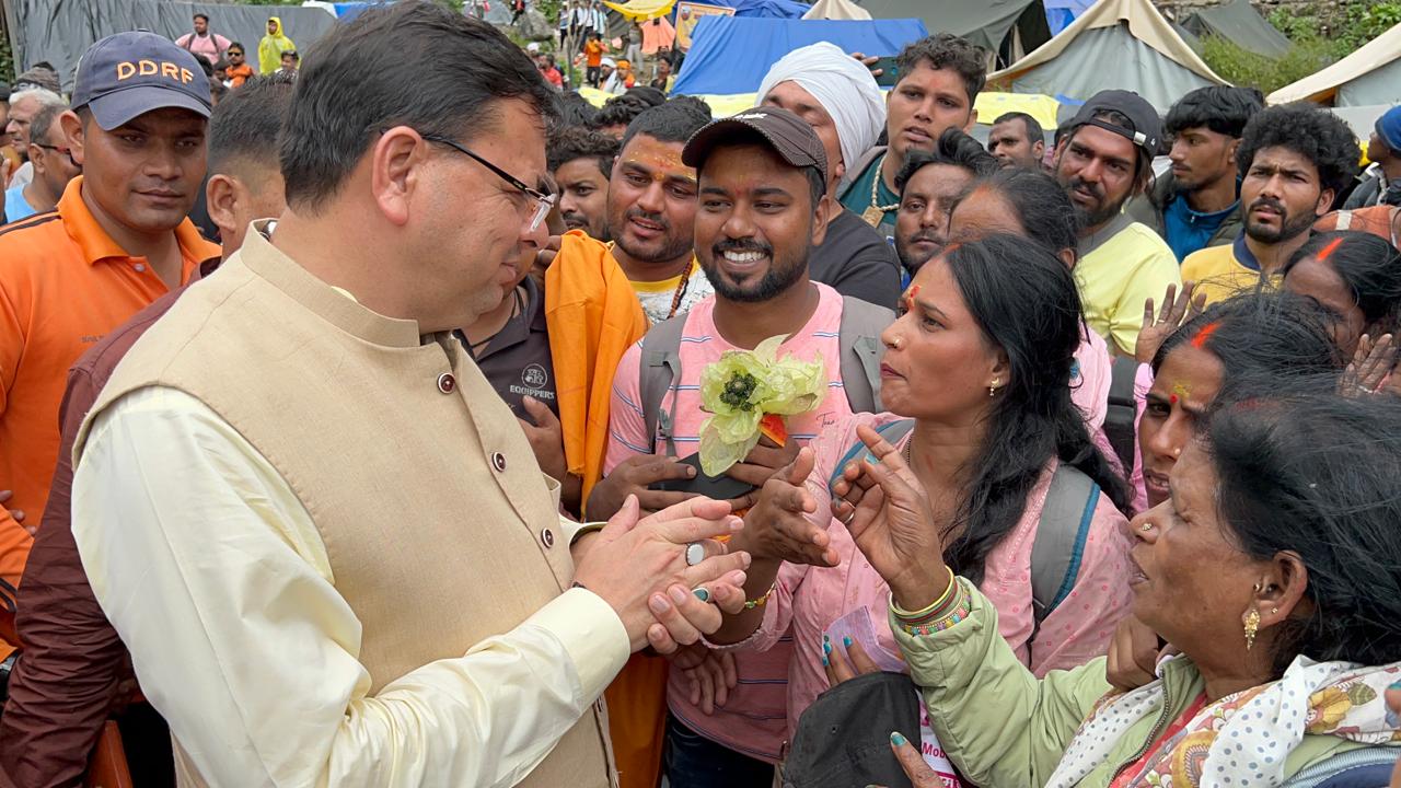 मुख्यमंत्री धामी ने किया आपदाग्रस्त इलाको का दौरा,प्रभावितों से की मुलाकात