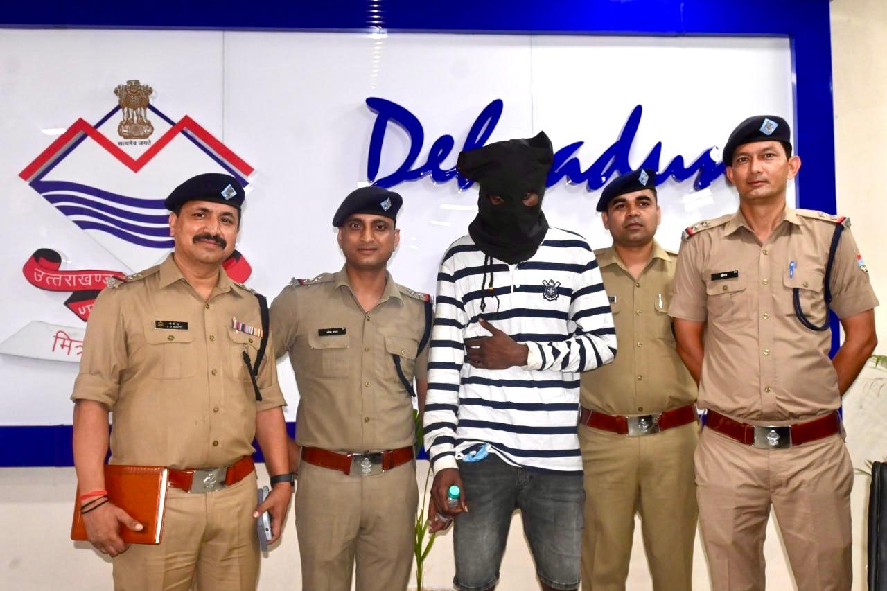 कोबरा गैंग का मुख्य विदेशी पैडलर आया दून पुलिस की गिरफ्त में