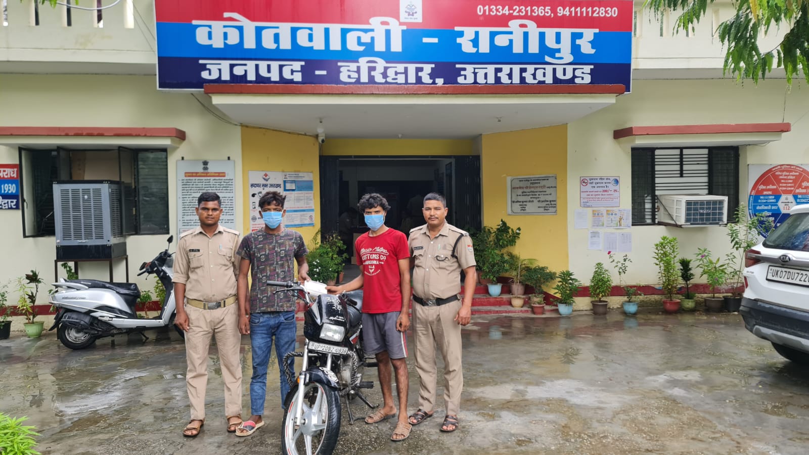 चोरी की घटना को अंजाम देने वाले 02 मोबाइल स्नैचर आये हरिद्वार पुलिस की गिरफ़्त में