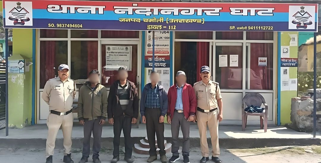 चमोली पुलिस ने आपसी विवाद में हुए झगड़े के दो अलग-अलग मामलों में 4 लोगों किया गिरफ्तार