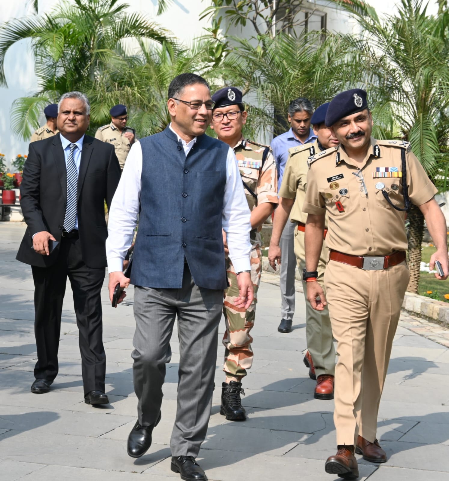 आईबी निदेशक और डीजीपी उत्तराखंड के बीच आंतरिक सुरक्षा व खुफिया तंत्र को मजबूत बनाने के सम्बंध में हुई वार्ता