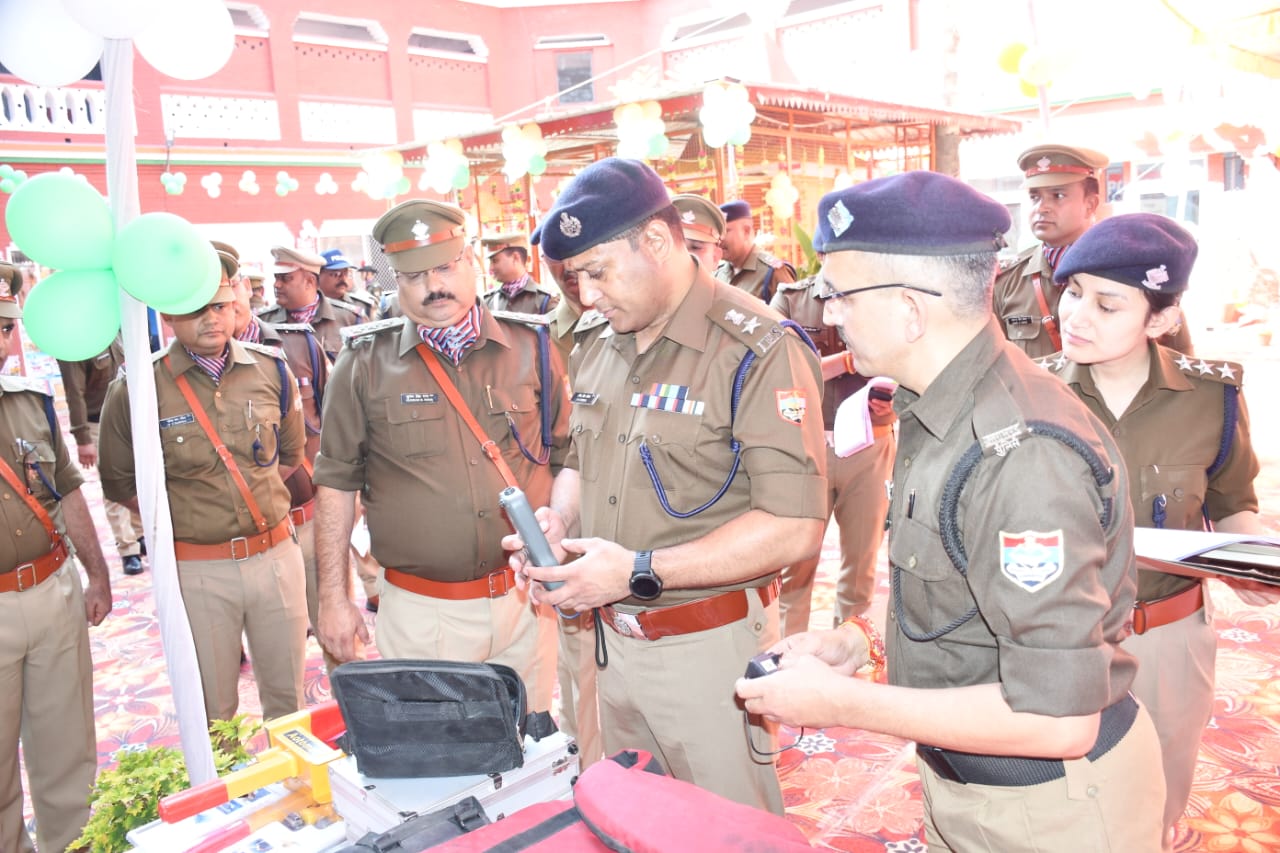 पुलिस कप्तान ने किया सिटी कोतवाली का निरीक्षण, साफ सफाई व्यवस्था बनाये रखने के दिये निर्देश