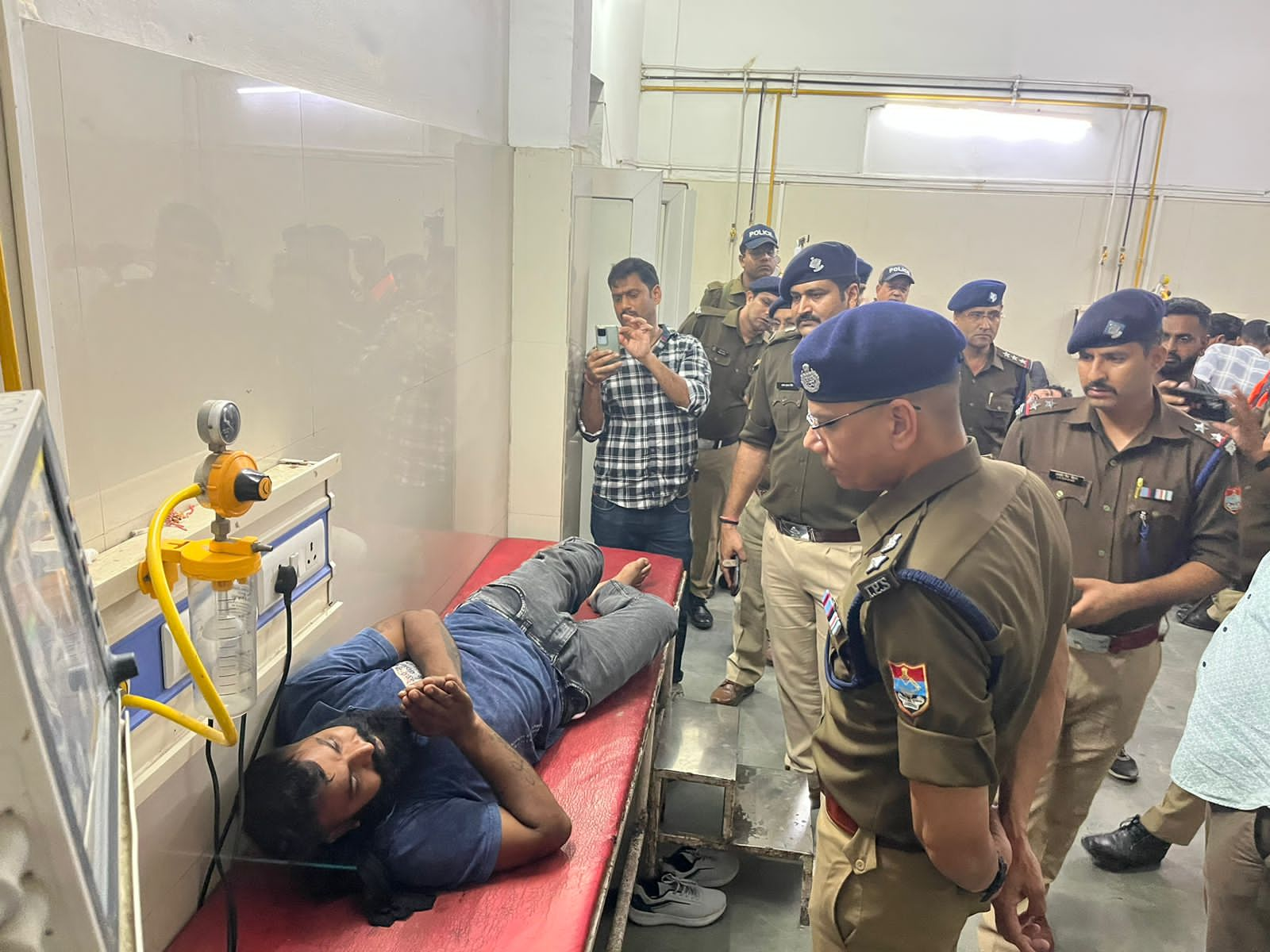 वन तस्कर व उधमसिंह नगर पुलिस के बीच हुई मुठभेड़,कुख्यात के पैर में लगी गोली