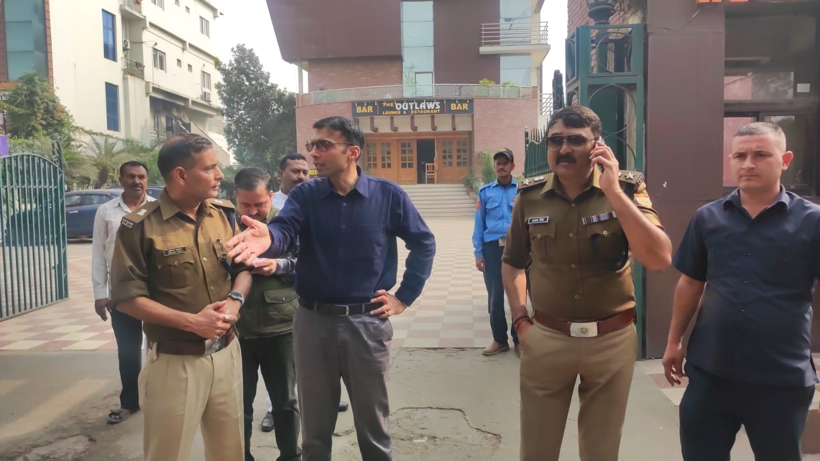 दून को महिलाओं के लिए सुरक्षित बनाने को डीएम व पुलिस कप्तान ने किया शहर का भ्रमण, 5 और स्थानों पर बनेंगे पिंक बूथ