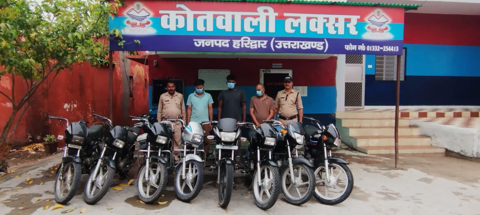नशे व आवारागर्दी के शौक को पूरे करने को बन गए वाहन चोर, 3 गिरफ्तार,8 मोटरसाइकिल बरामद
