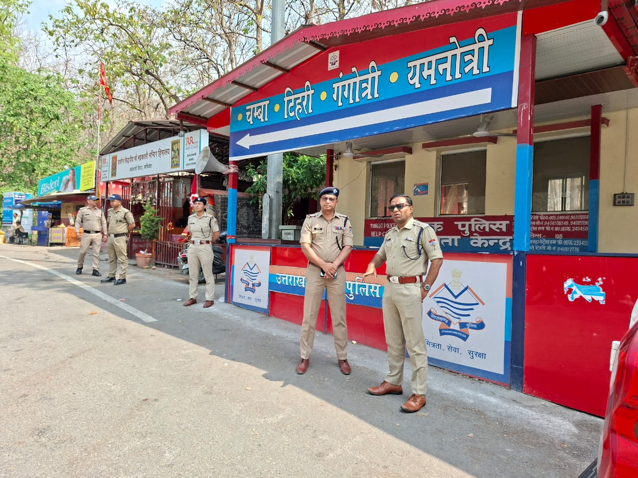 कप्तान आयुष खुद सम्भाल रहे यातायात व्यवस्था
