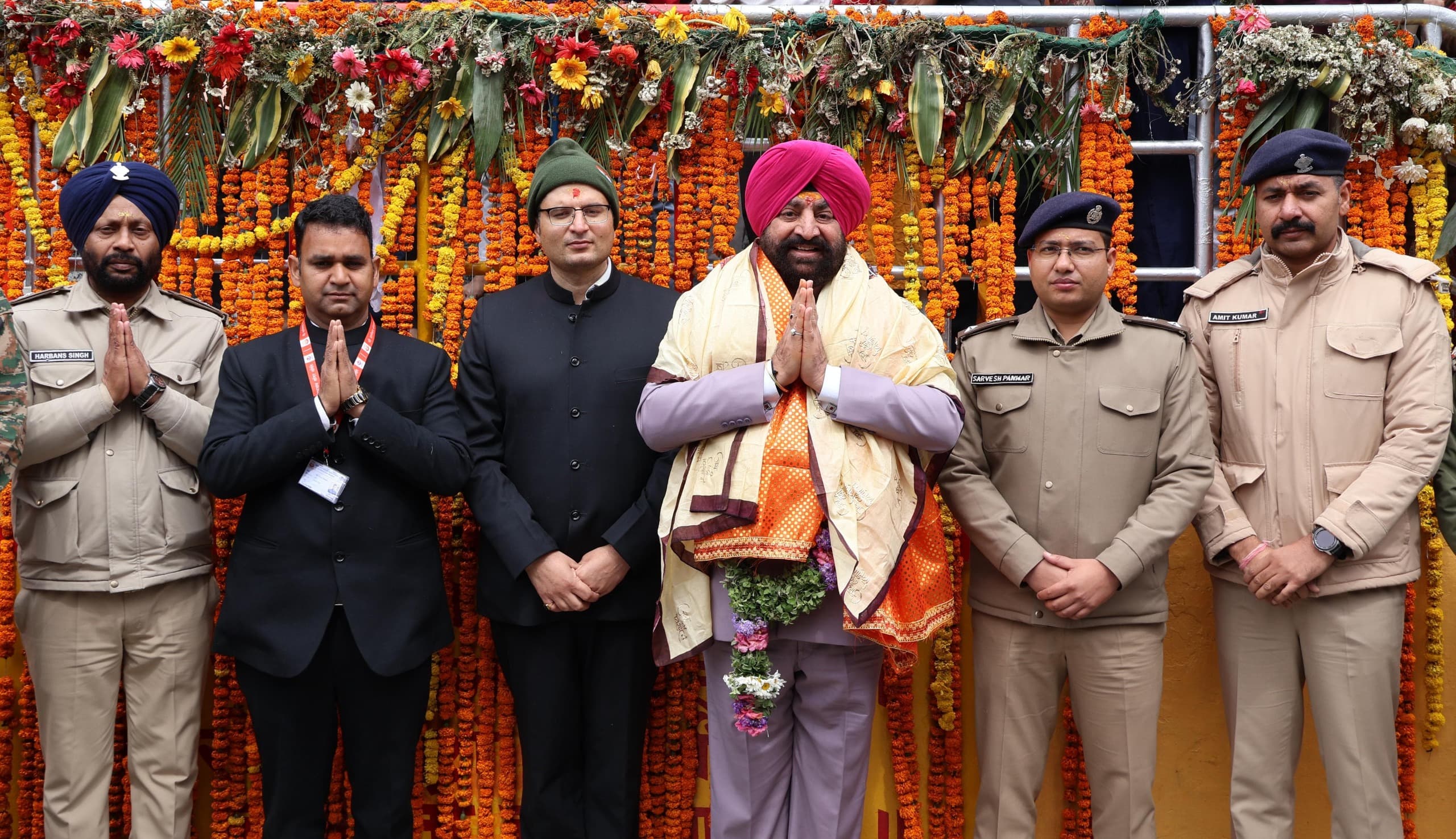राज्यपाल उत्तराखंड ने बद्रीनाथ मन्दिर में की पूजा अर्चना