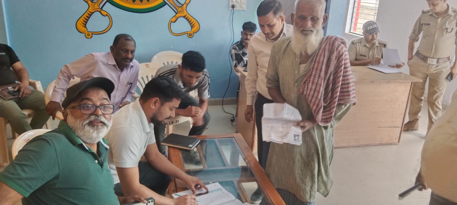 400 से अधिक संदिग्धों का पुलिस लाईन में किया सत्यापन