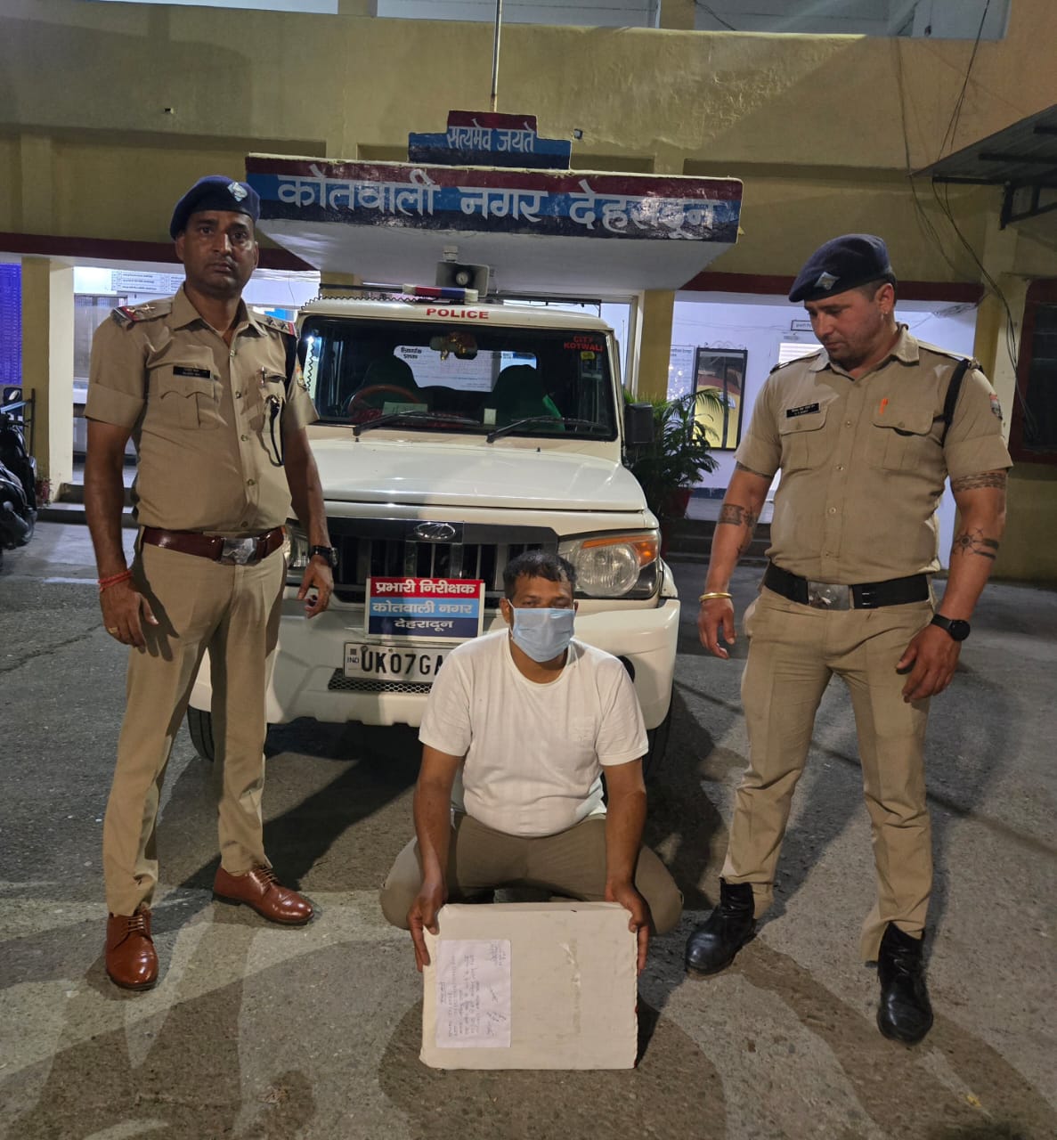 नगर निगम रिकॉर्ड कार्यालय का रजिस्टर चुराने वाले प्रॉपर्टी डीलर गिरफ्तार, रजिस्टर अशारोड़ी के जंगलों से बरामद