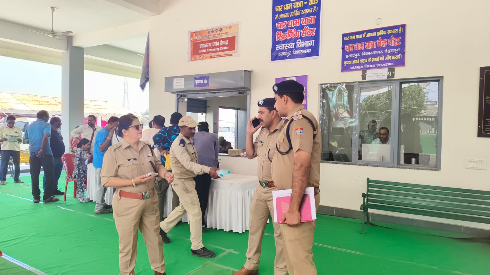 एसपी ग्रामीण ने लिया चारधाम यात्रा ड्यूटी का निरीक्षण

