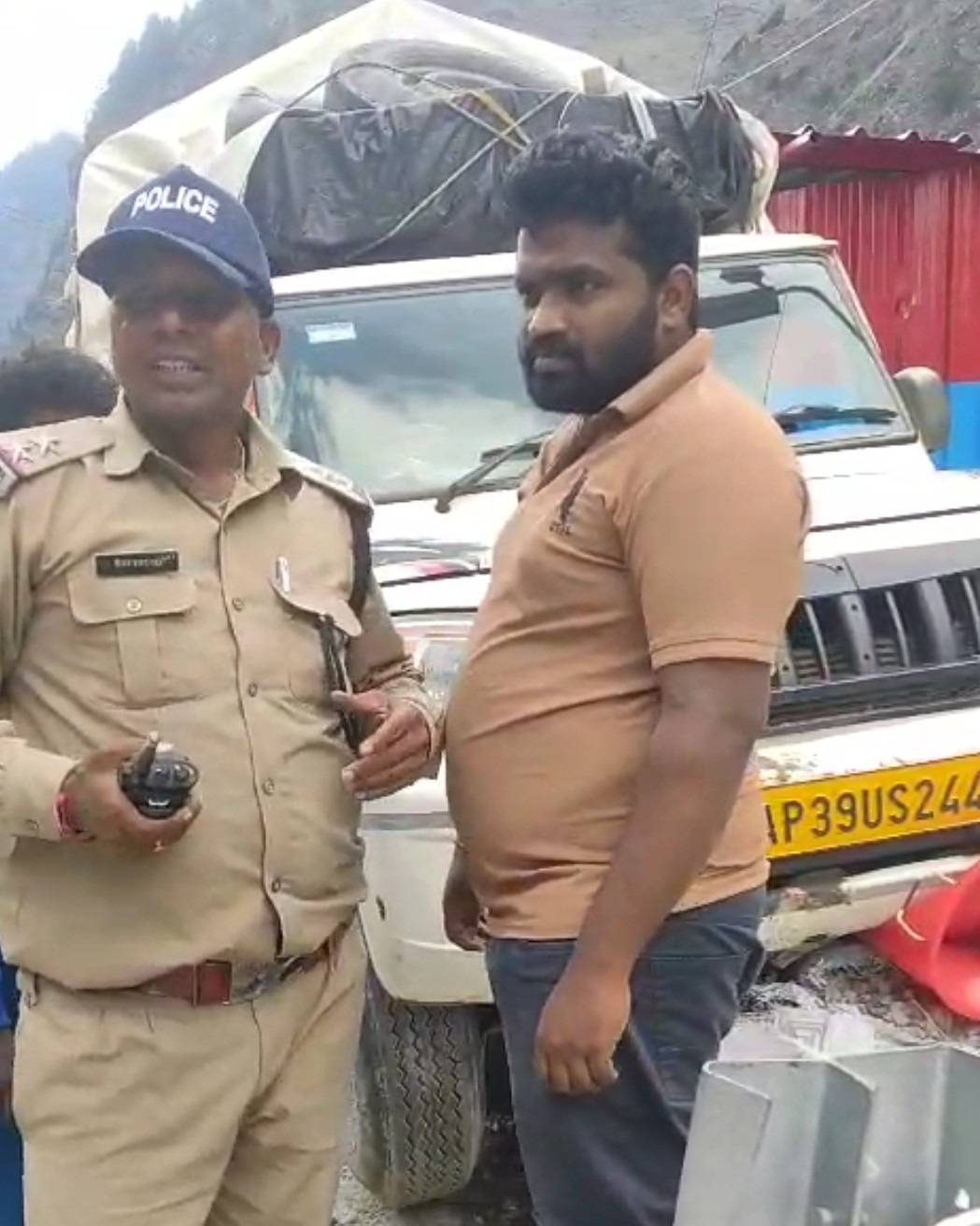 यूटिलिटी के हुए ब्रेक फेल,एएसआई ने सूझबूझ व तत्परता से बचाई यूटिलिटी चालक की जान
