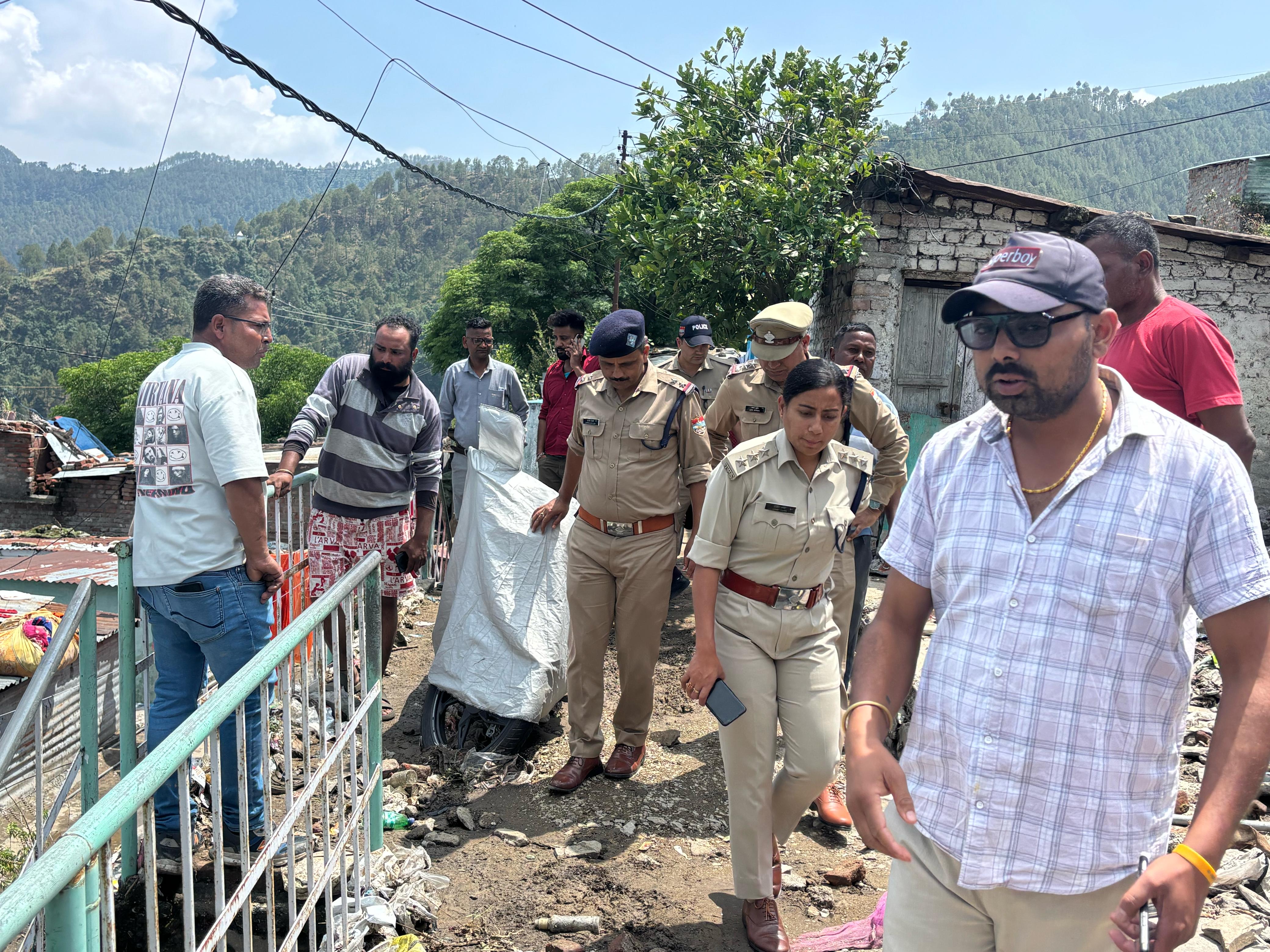 सीओ नई टिहरी ने मूलाधार में बारिश से हुए नुकसान का लिया जायजा