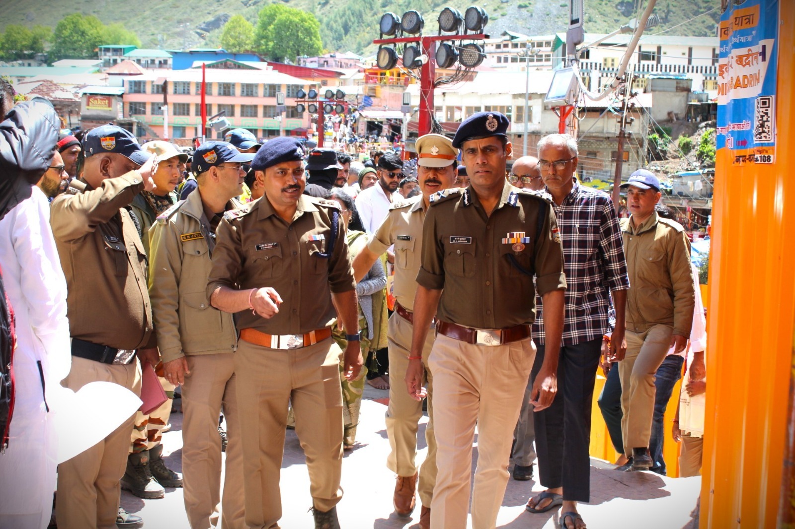एडीजी वी.मुरुगेशन ने किया बद्रीनाथ यात्रा व्यवस्थाओं का निरीक्षण