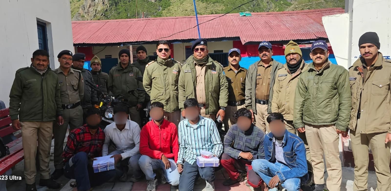 बद्रीनाथ में मोबाइल धोखाधड़ी गिरोह का पर्दाफाश,6 अभियुक्त गिरफ्तार