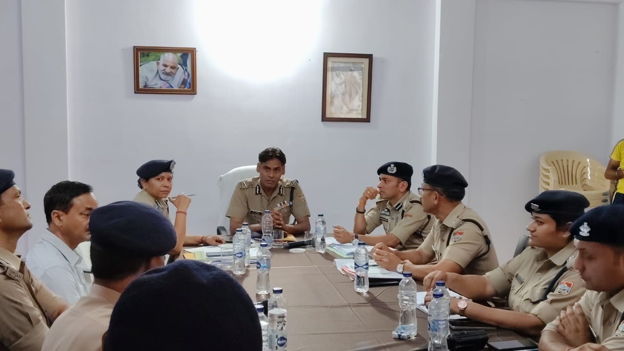 एडीजी लॉ एंड आर्डर ने किया कैंची धाम का निरीक्षण,पुलिस अधिकारियों को सुरक्षा व्यवस्था व भीड़ मैनेजमेंट पर 24*7 निगरानी के दिये निर्देश
