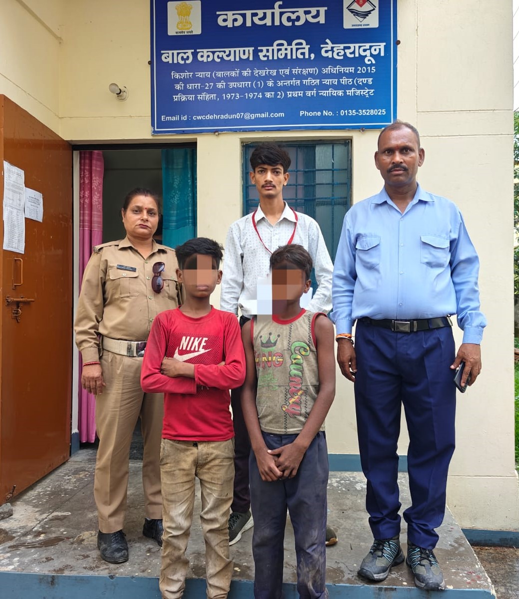 भीख मांग रहे 6 बच्चो को जिला प्रशासन ने किया रेस्क्यू,कुल 265 से अधिक को किया जा चुका है रेस्क्यू