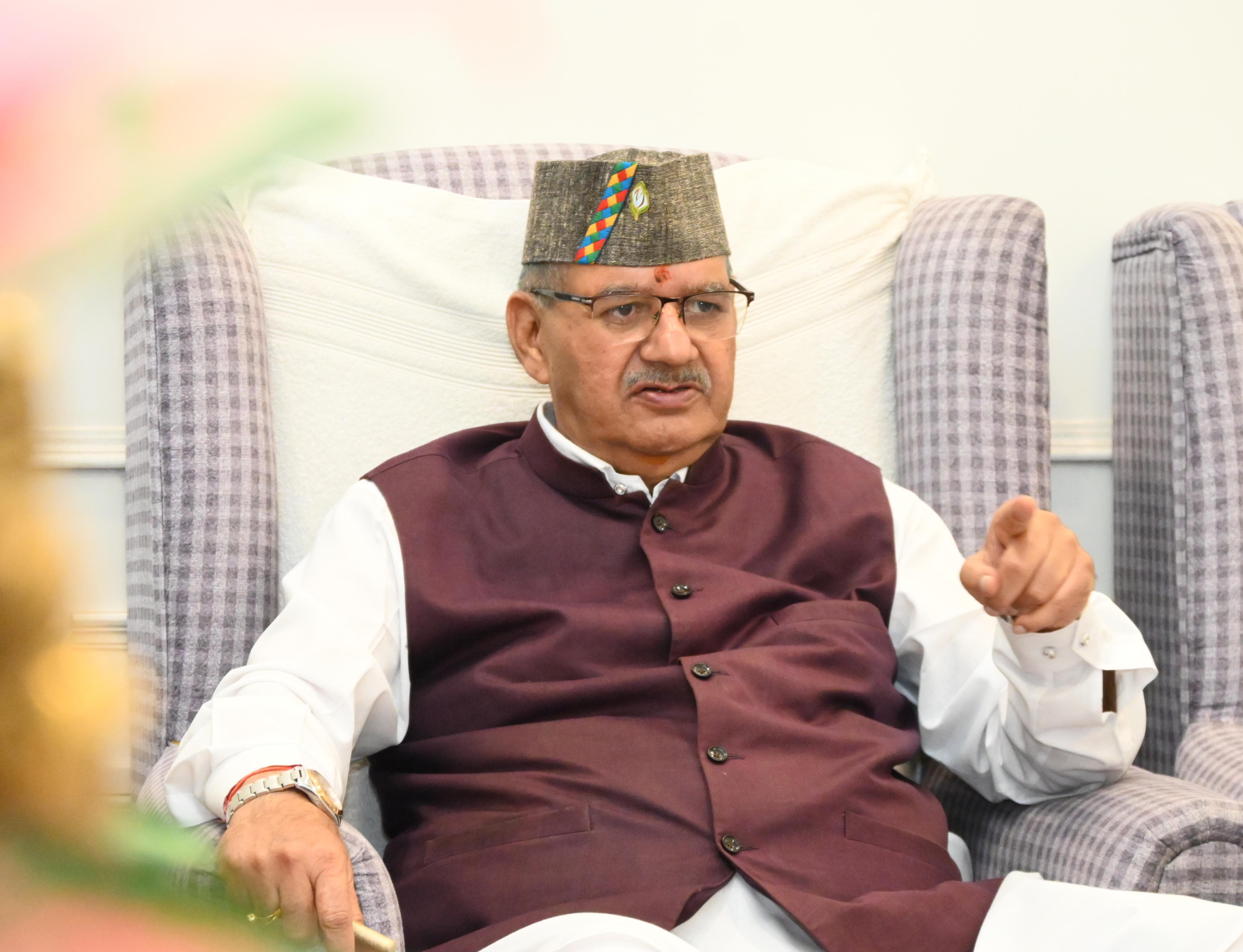 बंद सड़को को जल्द से जल्द खोलने को अधिकारी करें कार्य : गणेश जोशी