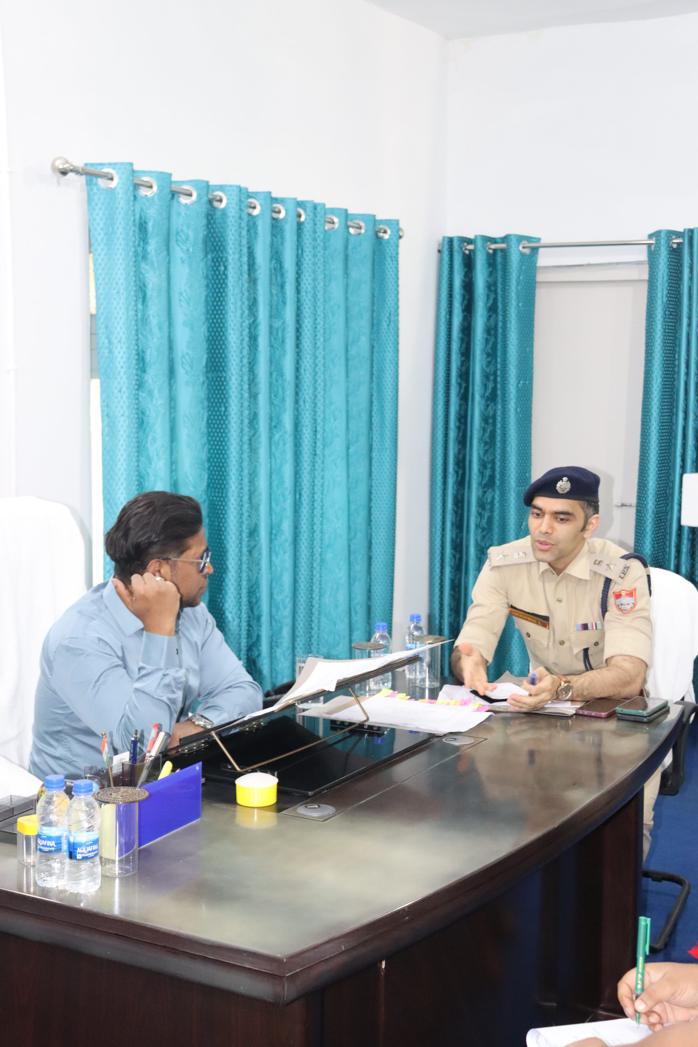 नीलकंठ कावंड़ यात्रा व त्रिस्तरीय पंचायत चुनाव को लेकर आईजी गढ़वाल ने की समीक्षा बैठक
