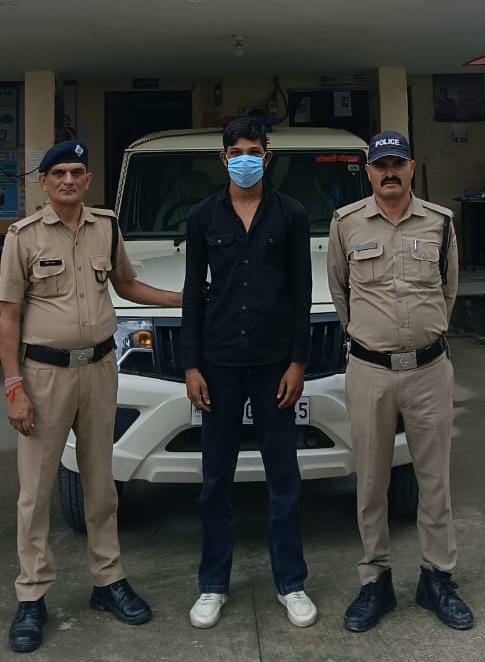 नाबालिग युवती से दुष्कर्म के आरोपी को पुलिस ने किया गिरफ्तार