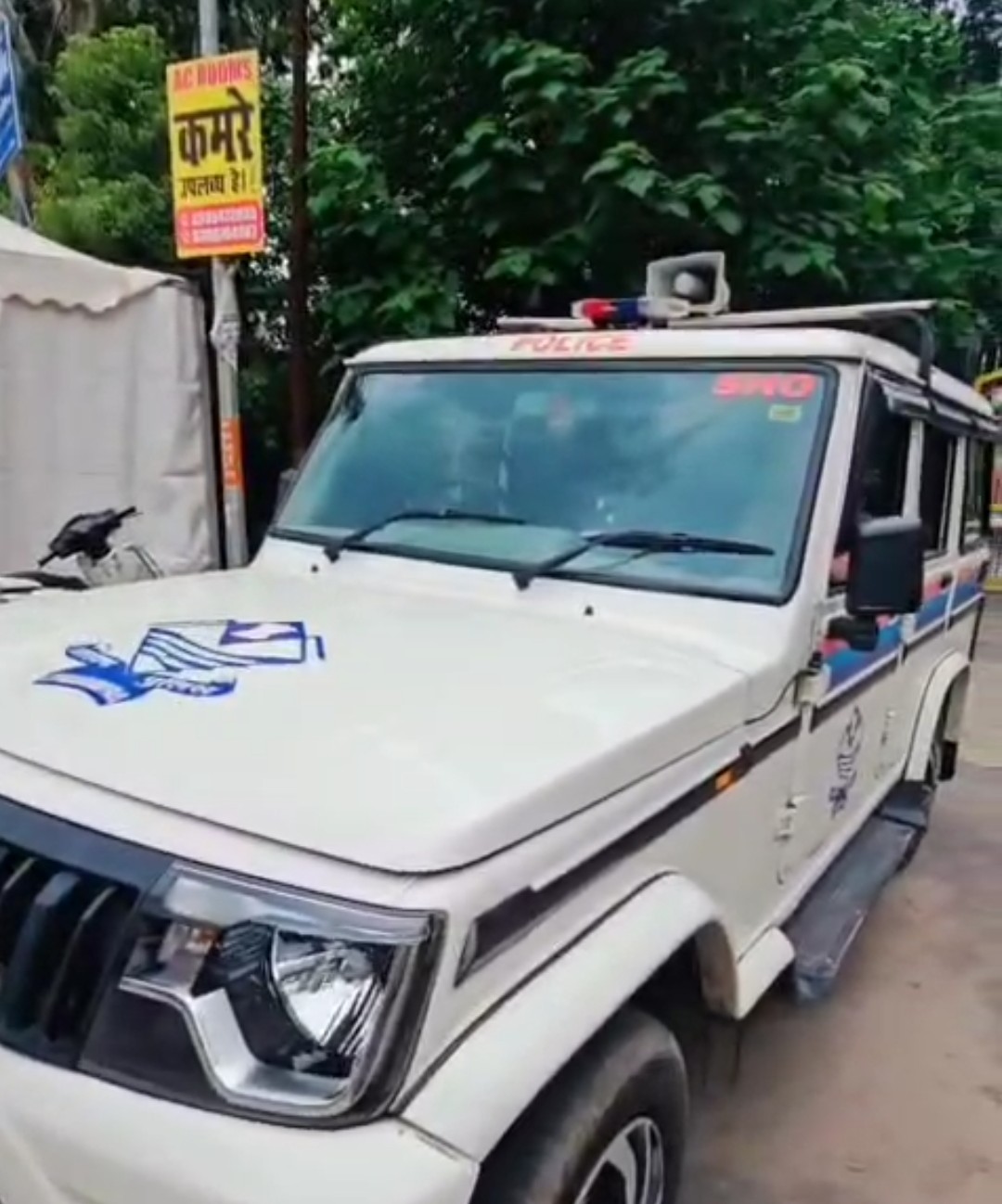 शिव भक्तों के स्वागत को पुरजोर तरीके से तैयार दून पुलिस,कांवड़ियों को निरंतर किया जा रहा गाइड
