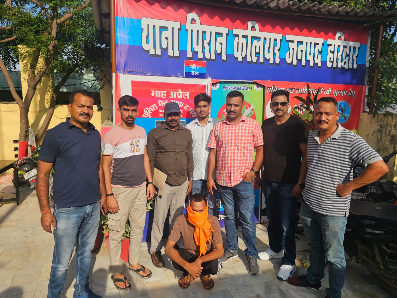 03 करोड़ 70 लाख रुपए की ज्वैलरी की लूट मामले में फरार अभियुक्त को पुलिस ने बिहार से किया गिरफ्तार