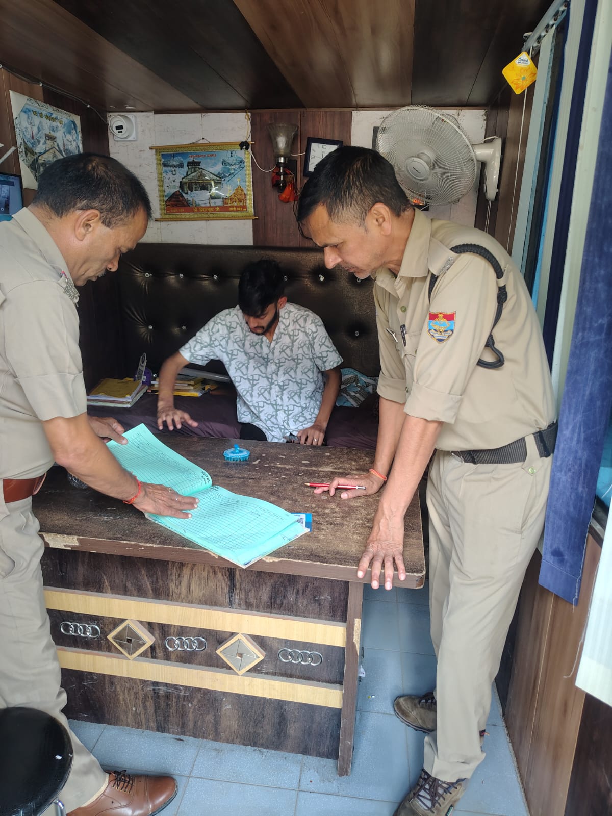 रुद्रप्रयाग पुलिस ने चलाया सत्यापन अभियान
