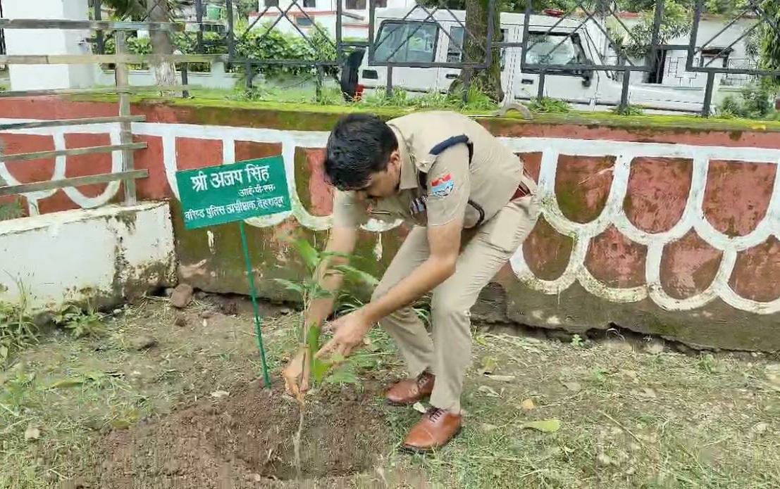 दून पुलिस परिवार ने हर्षोल्लास के साथ मनाया “लोक पर्व हरेला''