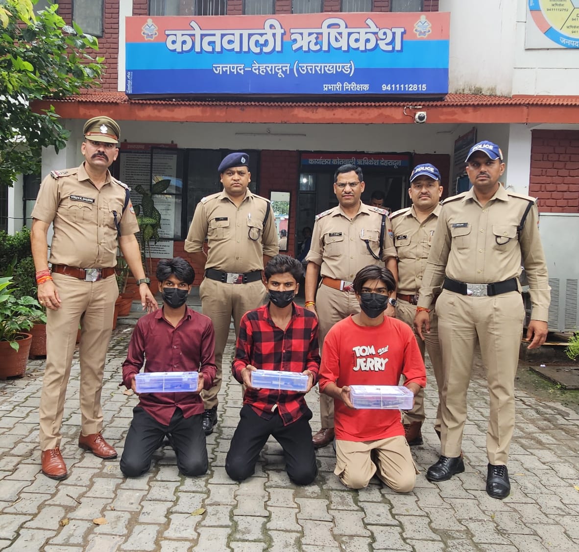 युवक पर फायरिंग कर जानलेवा हमला करने वाले 3 अभियुक्तों को दून पुलिस ने किया गिरफ्तार