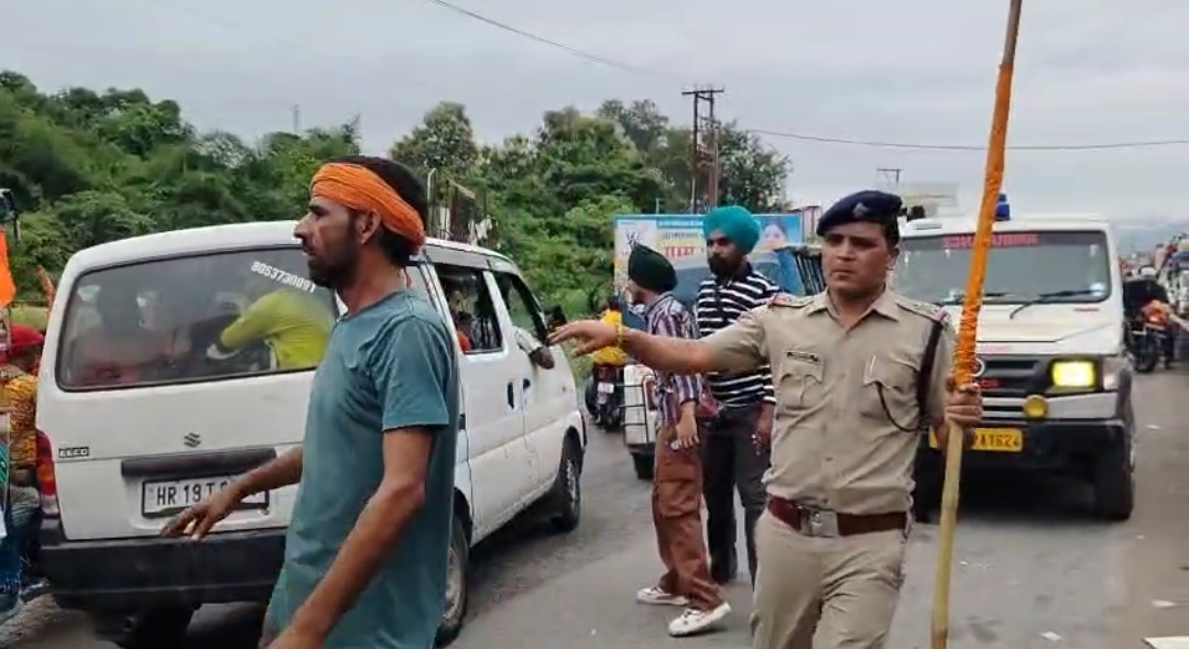 कांवड़ यात्रा में खाकी ने बतलाए ' मित्रता, सेवा व सुरक्षा' के मायने