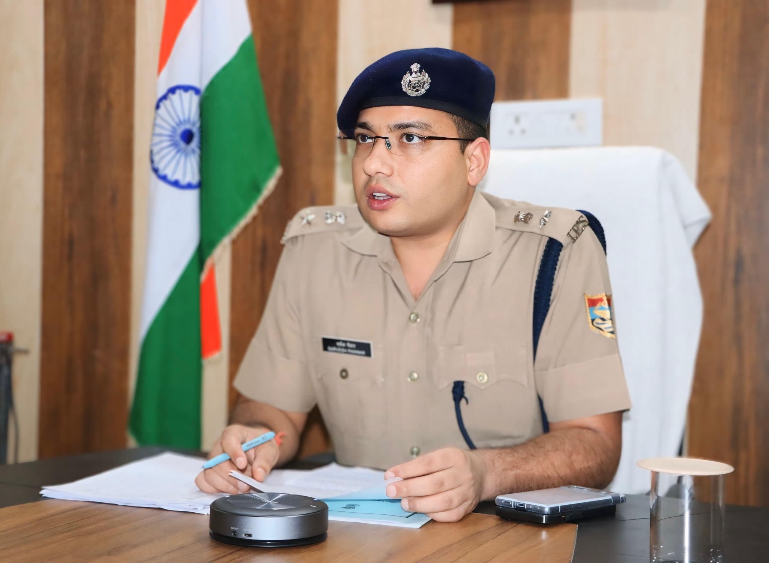 शांतिपूर्ण, निष्पक्ष और व्यवस्थित तरीके से हो मतगणना: एसपी चमोली