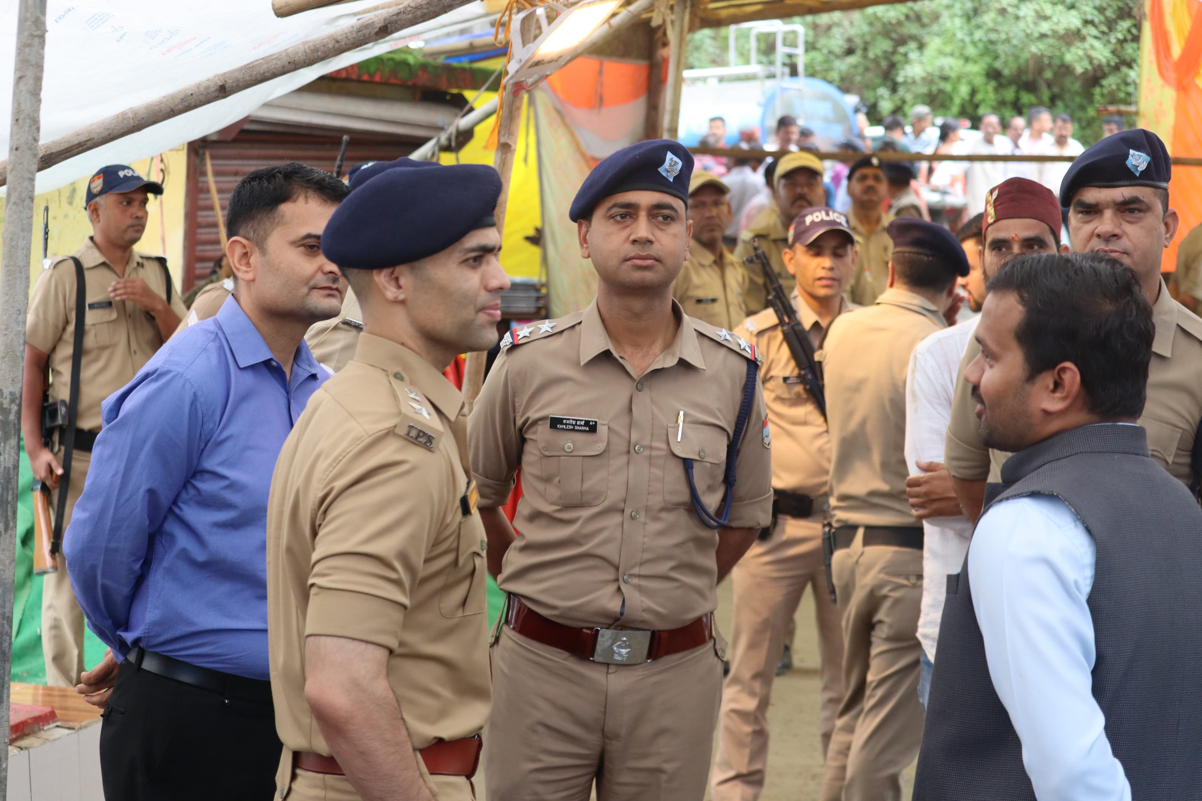 जिलाधिकारी एवं एसएसपी पौड़ी द्वारा मतगणना केंद्रों का किया गया निरीक्षण
