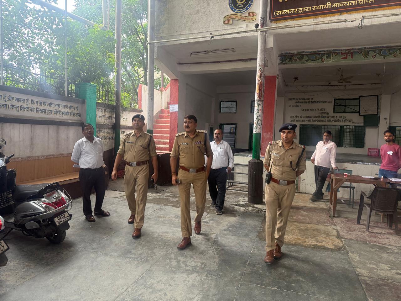 पुलिस भर्ती परीक्षा केंद्रों का पुलिस कप्तान अजय सिंह ने लिया जायजा
