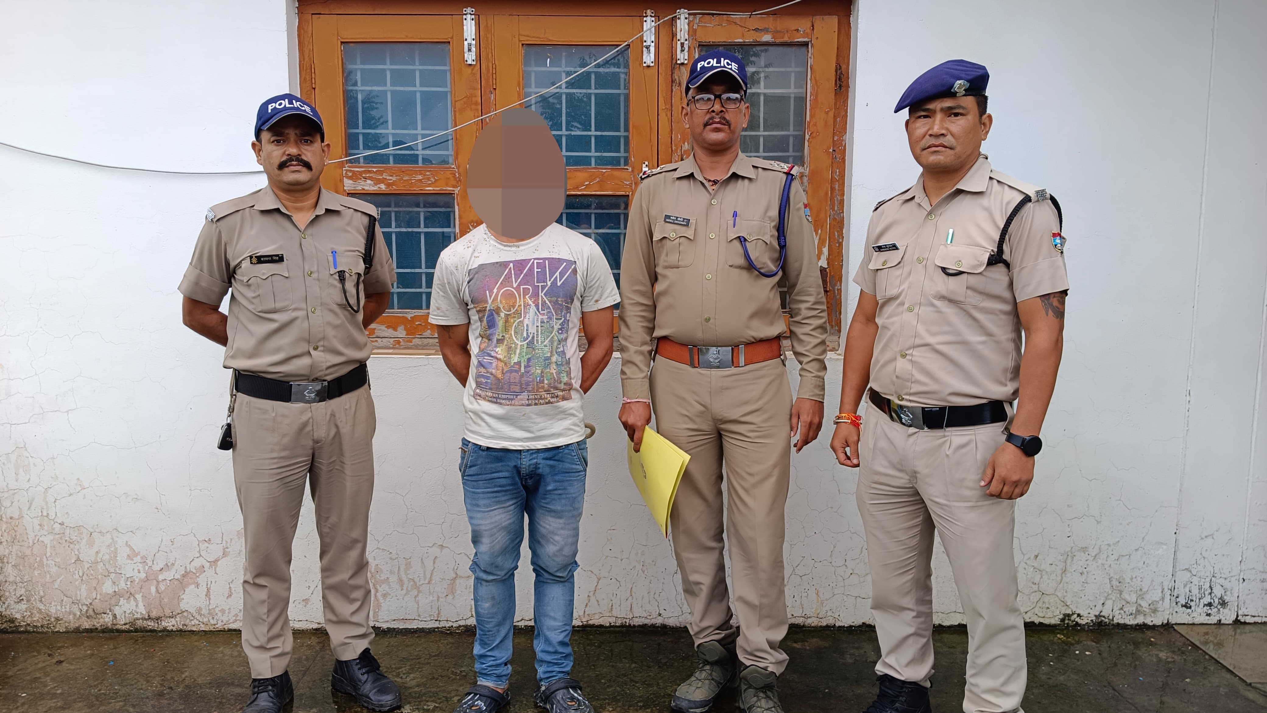बुजुर्ग महिला से लूट व मारपीट का फरार आरोपी पिथौरागढ़ पुलिस के हत्थे चढ़ा
