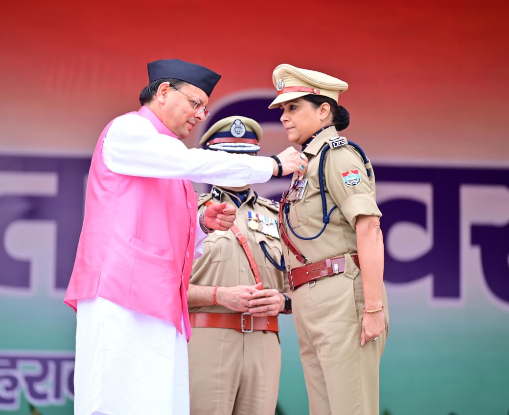 मुख्यमंत्री पुष्कर सिंह धामी ने 79वें स्वतंत्रता दिवस के अवसर पर परेड ग्राउंड में किया ध्वजारोहण