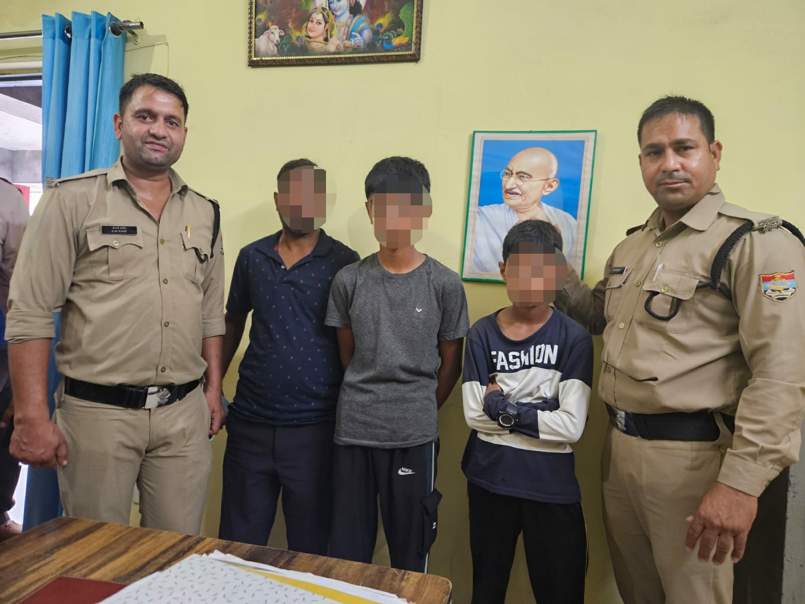 ट्यूशन ना जाने पर पिता की डाट से डर कर गुमशुदा 02 नाबालिक को 24 घंटे के अंदर दून पुलिस ने किया बरामद