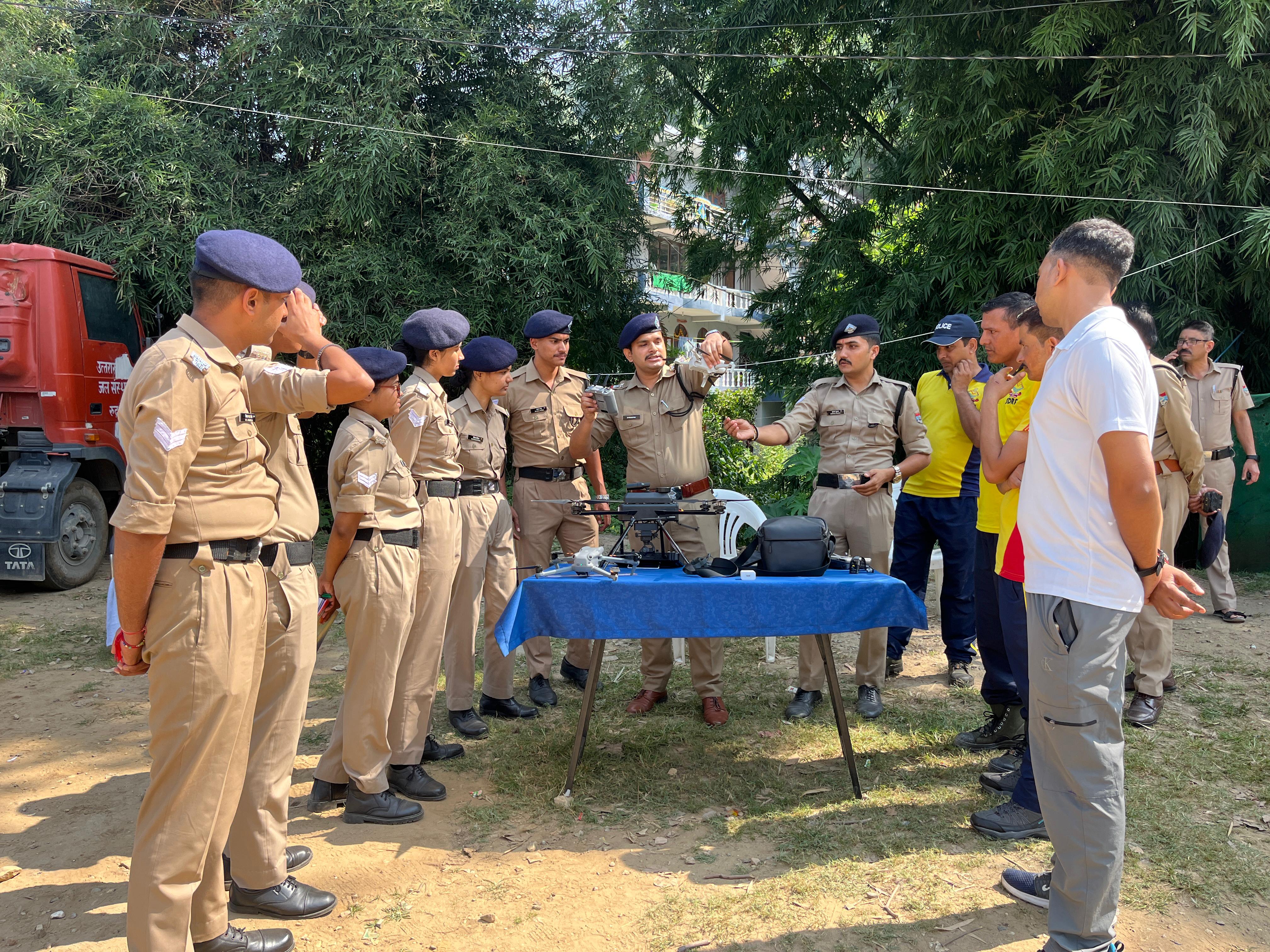एसपी रुद्रप्रयाग के निर्देश में पुलिस व बचावकर्मियों के लिए तीन दिवसीय ड्रोन प्रशिक्षण कार्यक्रम प्रारम्भ