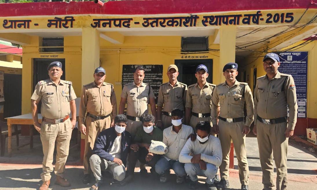 उत्तरकाशी से देहरादून के आसपास चरस बेचने ले जाते 4 तस्कर गिरफ्तार