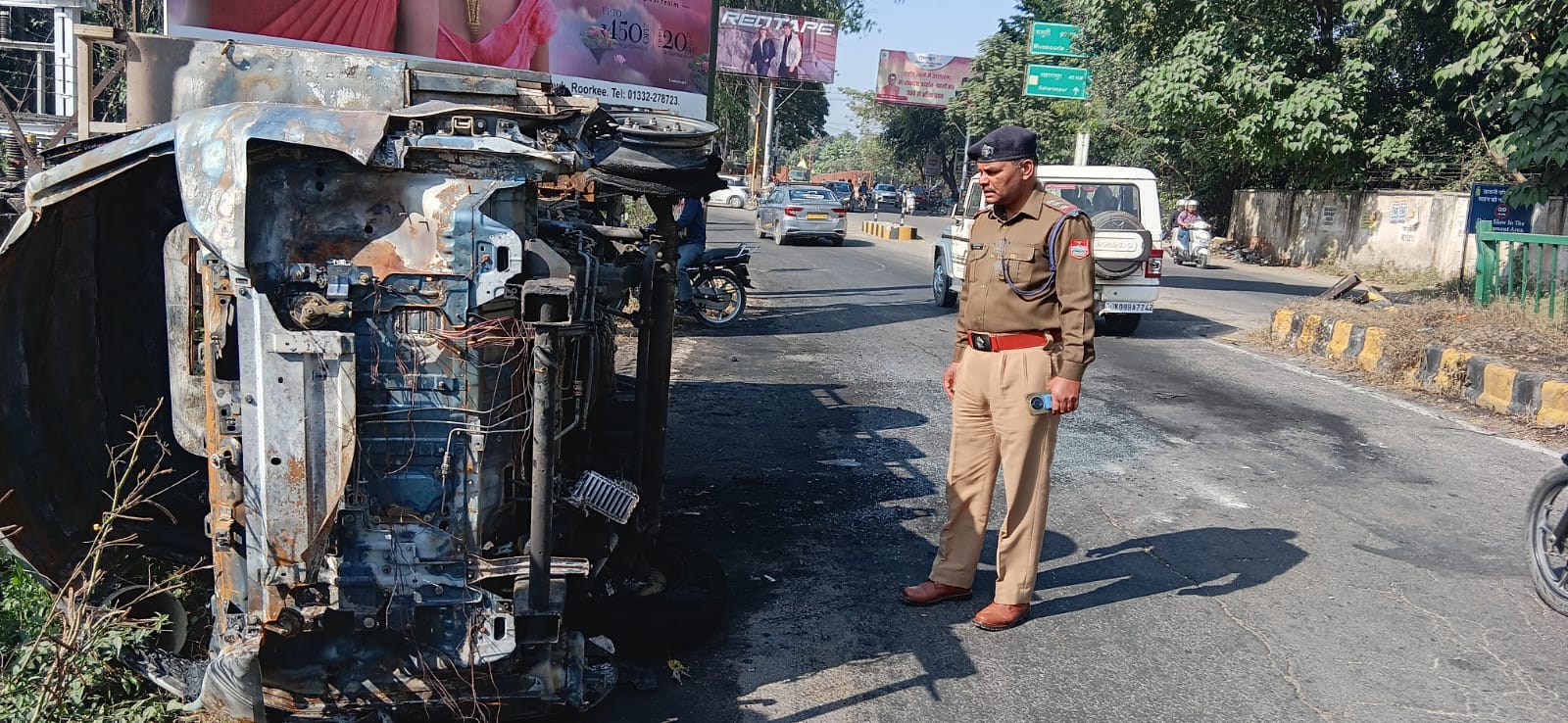 फायर यूनिट हरिद्वार की सतर्कता से वाहन के डीजल टैंक को फटने से बचाया