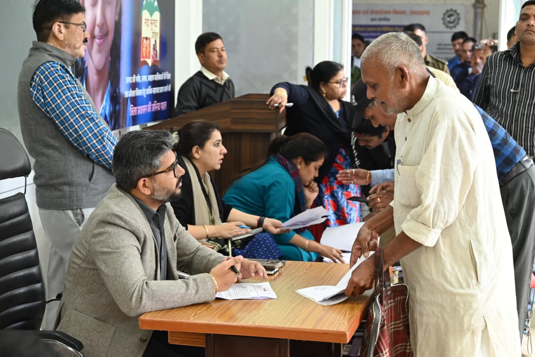 सीडीओ ने सुनी जनता की फरियाद, बेटे बहु की सताई 70 वर्षीय महिला को दिलाया भरण पोषण का अधिकार