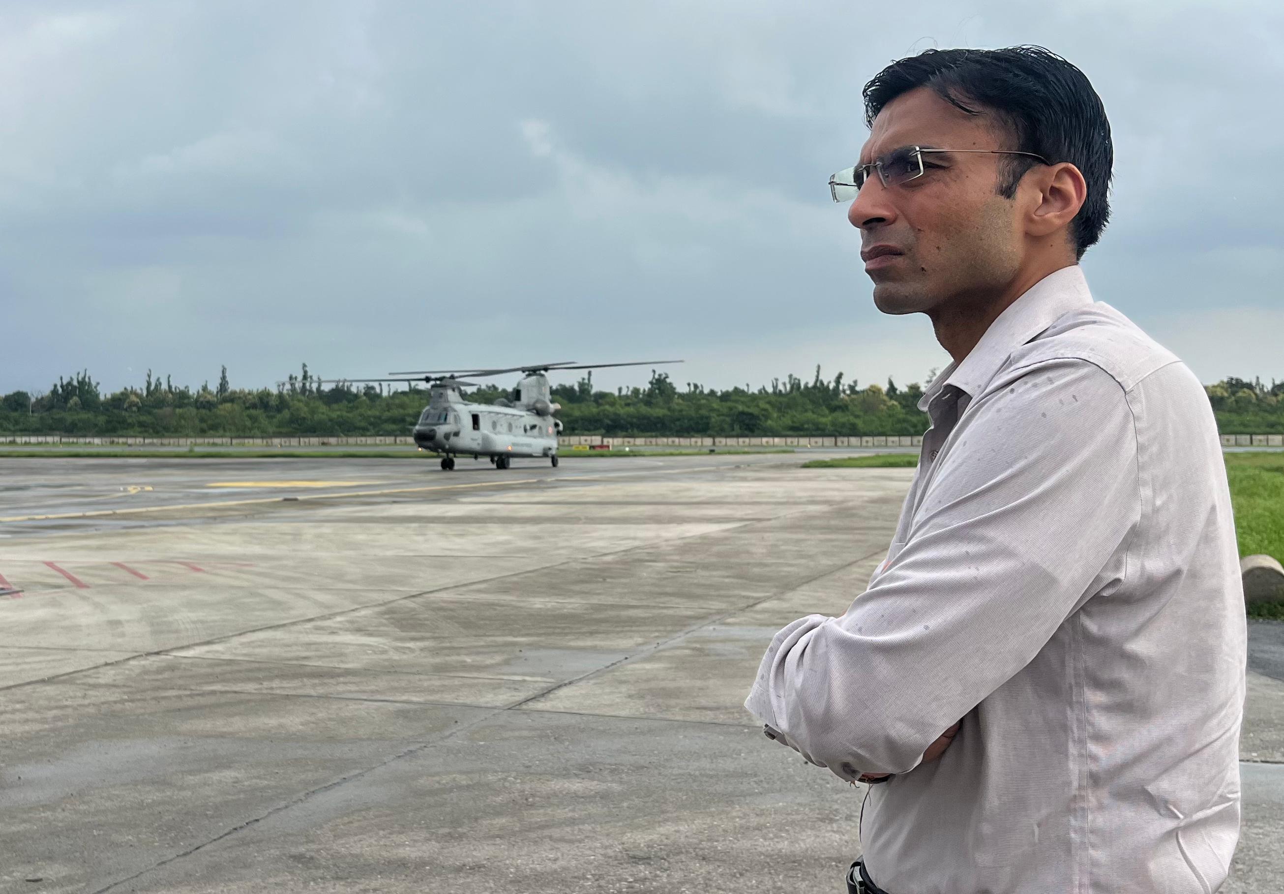 एयरपोर्ट विस्तारीकरण में किसी प्रकार की बाधा अनुमन्य नहीं:डीएम