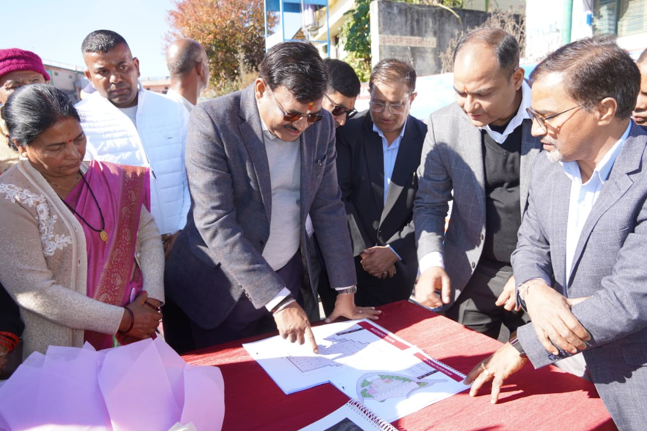 सीएस ने चंपावत में पर्यटन समृद्धि और विकास योजनाओं का लिया जायजा