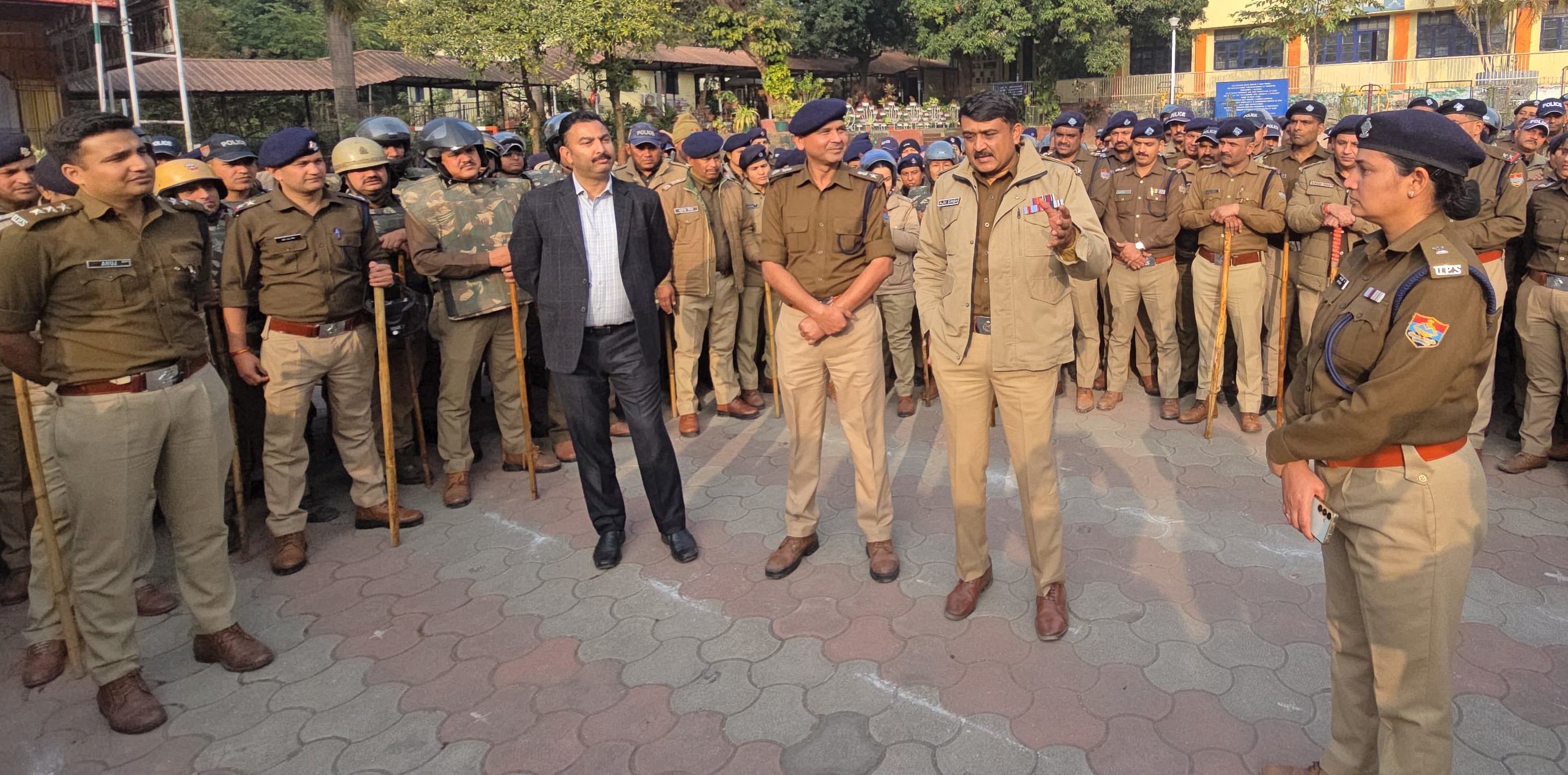 आज के धरना प्रदर्शन में प्रदर्शनकारियों से संयमित व्यवहार करने पर अजय सिंह ने की पुलिस बल की सराहना