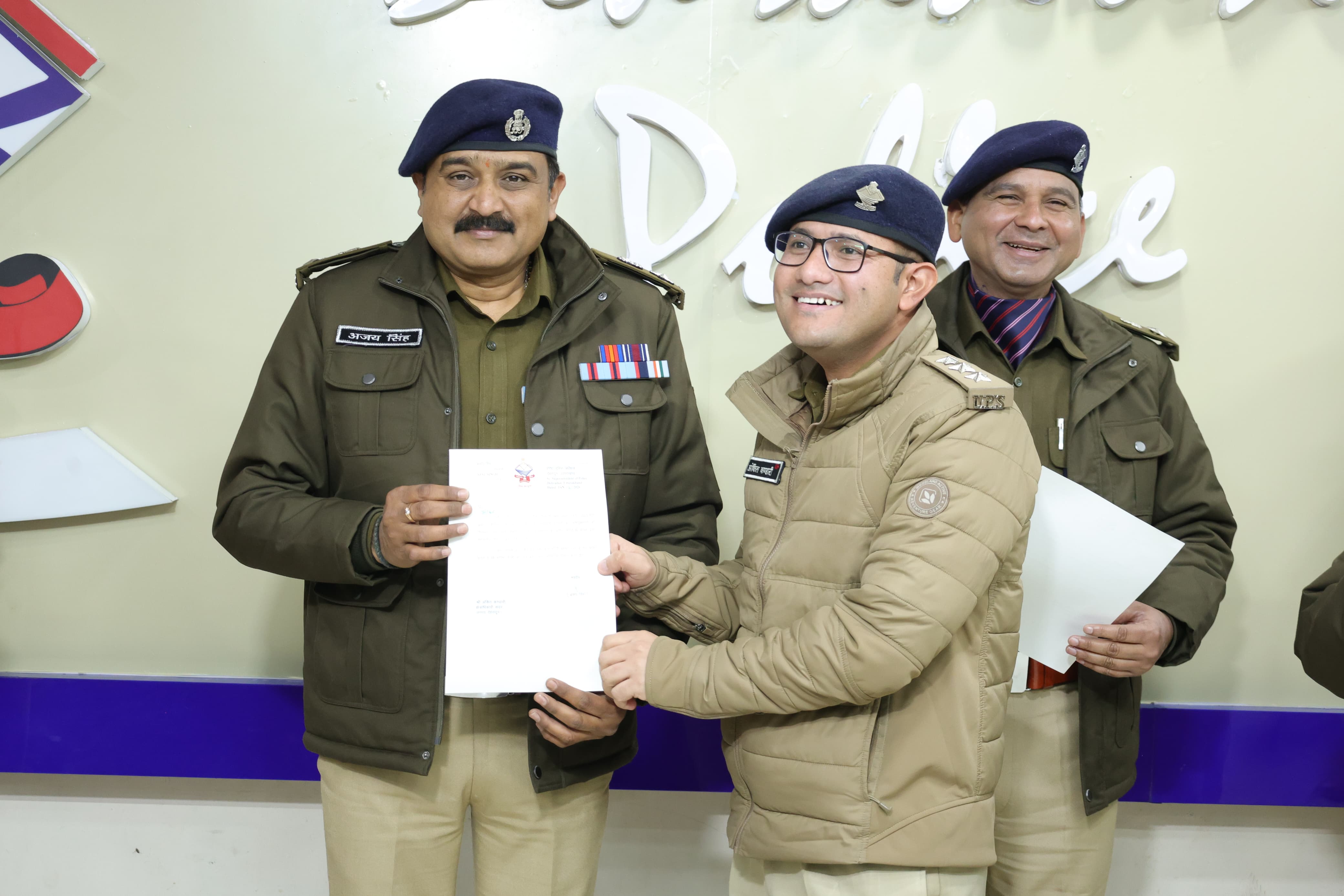 सराहनीय कार्य करने वाले 101 पुलिस कर्मियों को कप्तान अजय ने किया सम्मानित