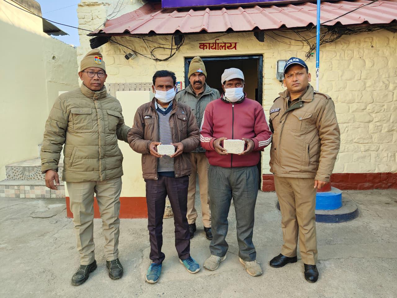 207 स्मैक संग 2 तस्कर गिरफ़्तार