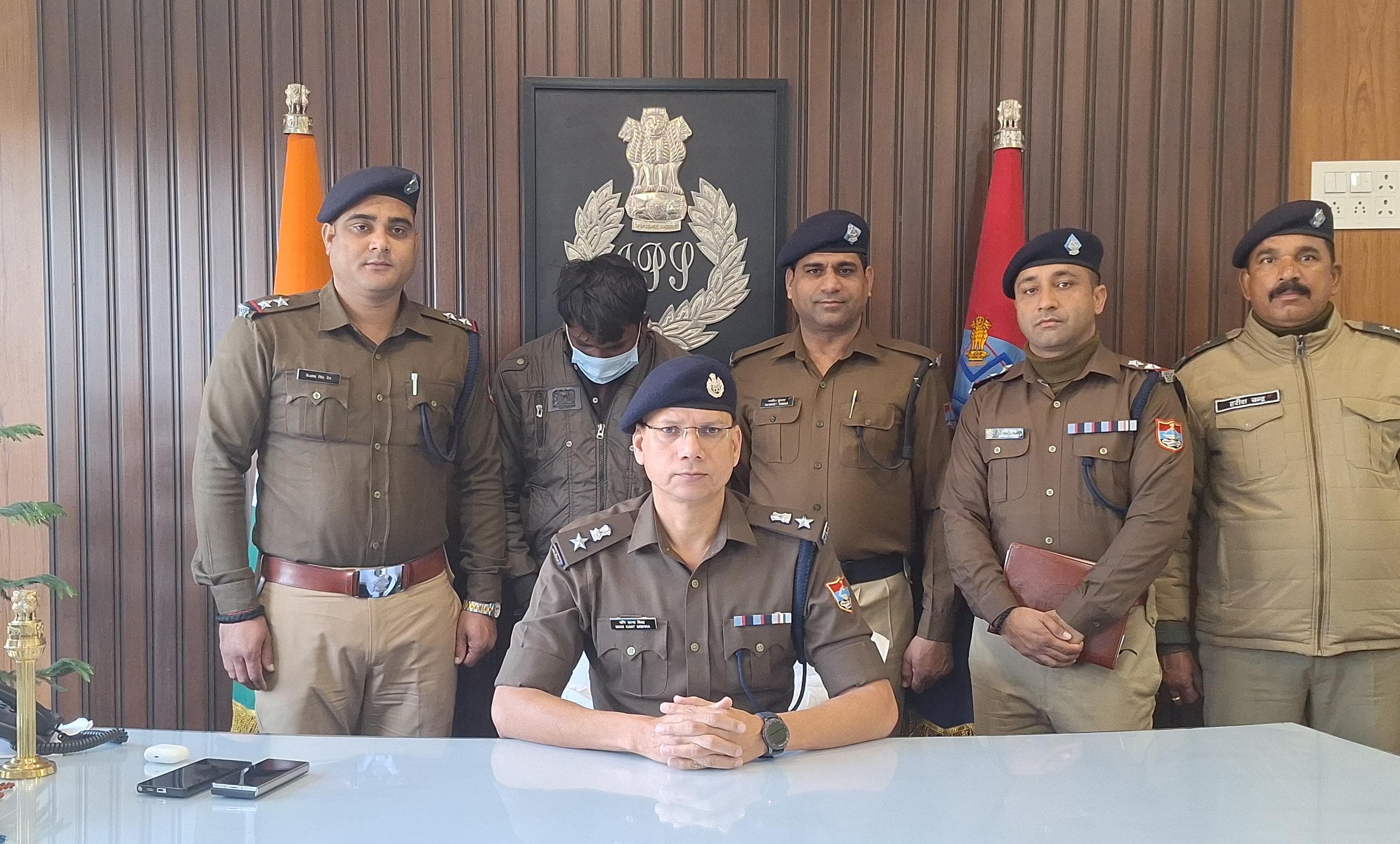 2013 से फरार लूट करने वाला ईनामी बदमाश गिरफ्तार