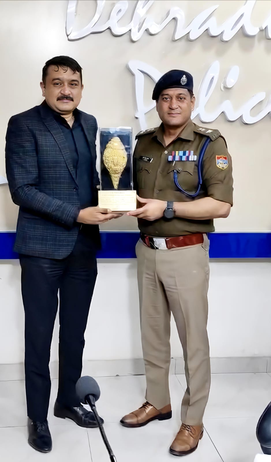 पूर्व एसएसपी अजय सिंह को दून पुलिस ने दी भावभीनी विदाई